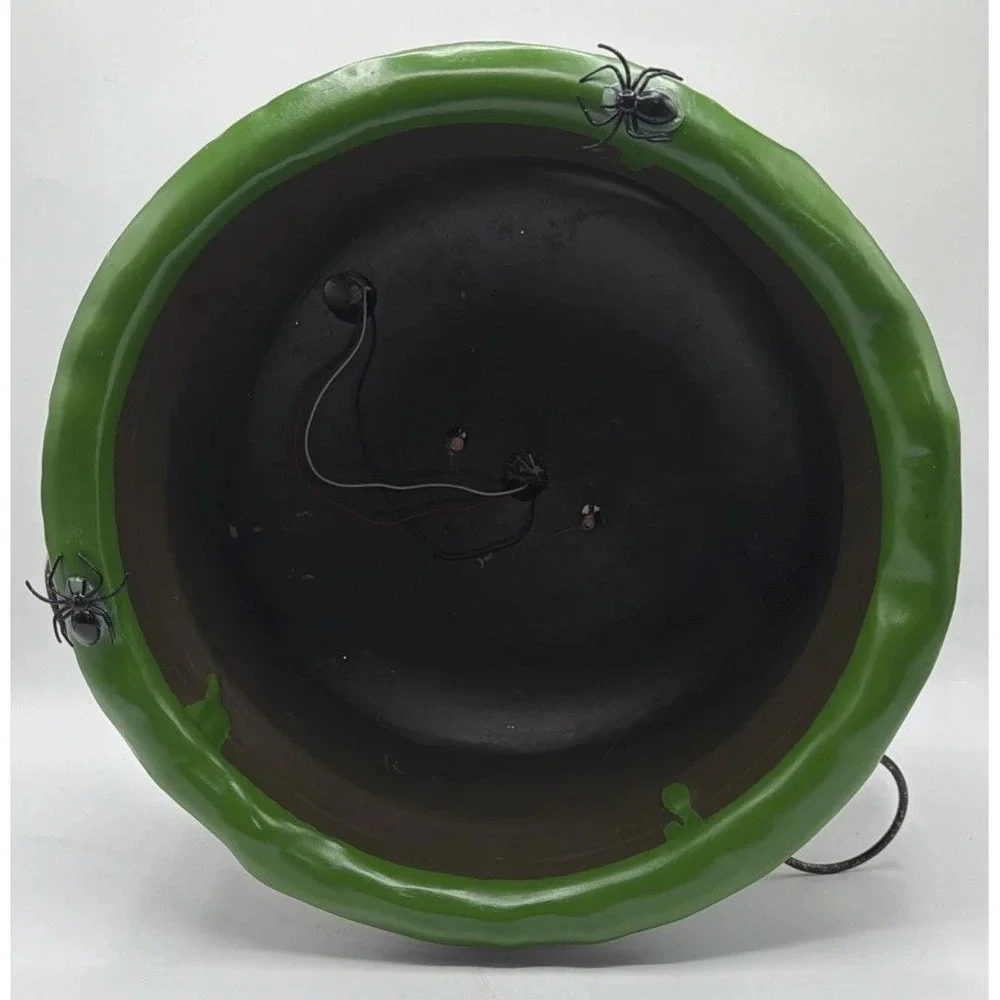 Rare Jack Daniel's Tennessee Whiskey Halloween Cauldron. Lights Up w/Bubble Soun